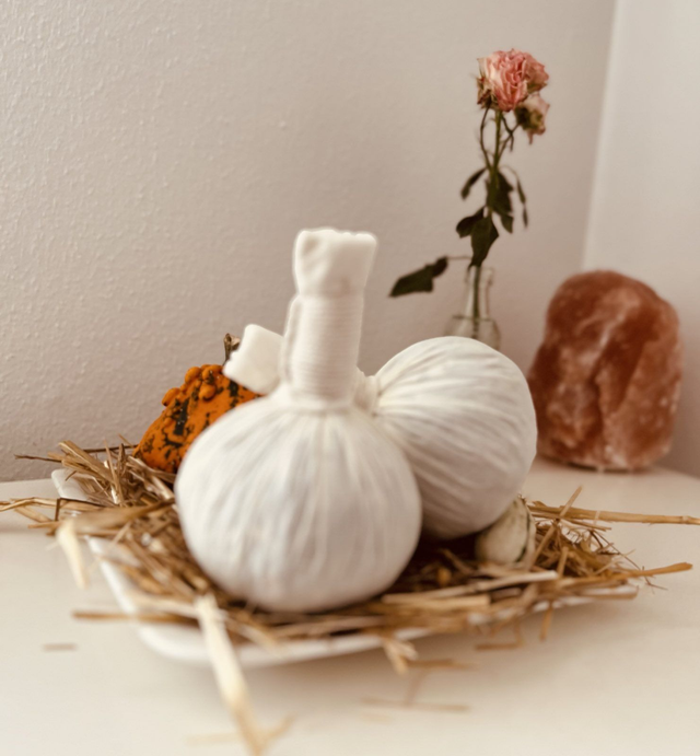 Gutschein Kräuterstempel Massage

