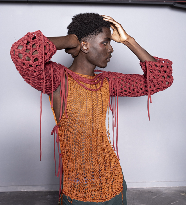 LOOK 6 - Boléro rouge fil épais 