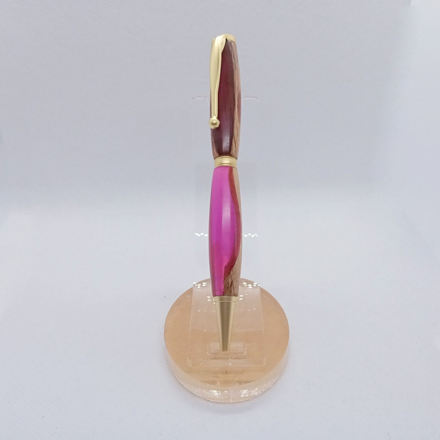 Stylo bille noir en Chêne et résine rose