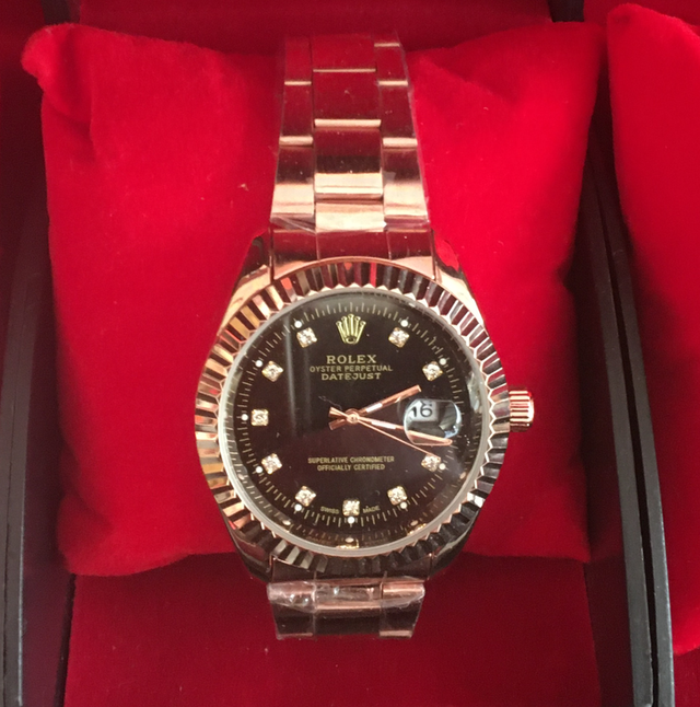 Repo Oyster Perpetual Black Face with Calendar and Gold Watchband 