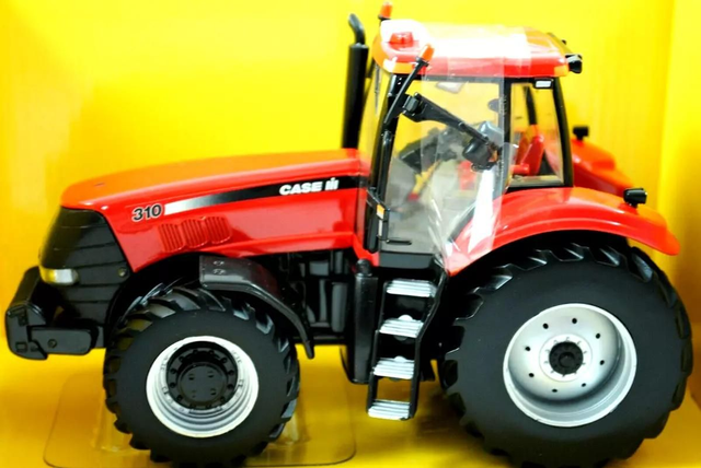  IH MAGNUM 310 TRACTEUR AGRICOLE COMME NEUF 1:32 Britains 42113 