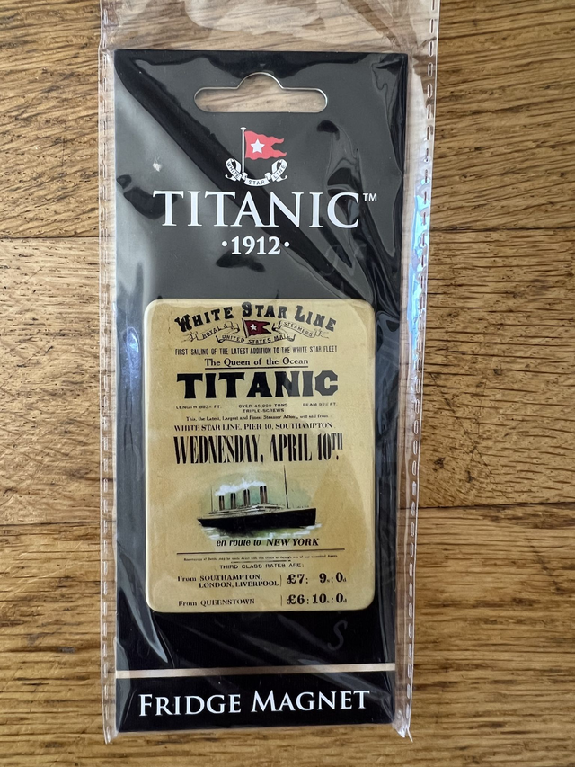 petit magnet affiche couleur marron clair