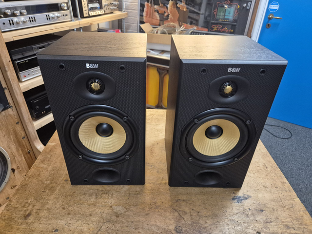 B&W DM 601