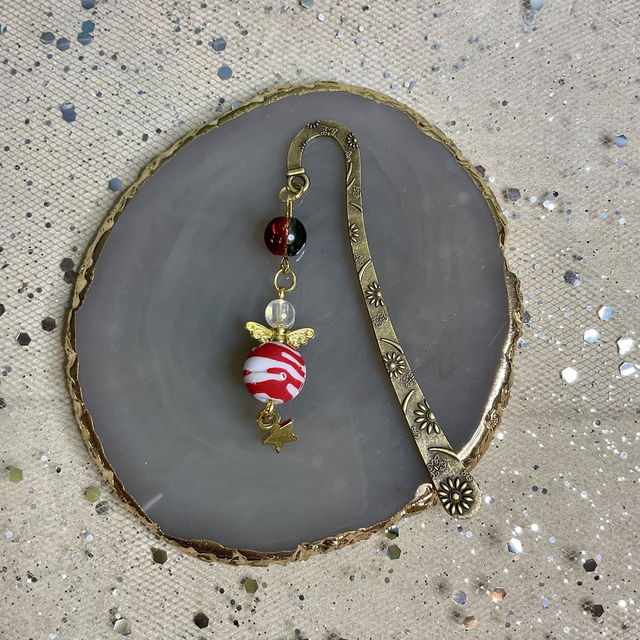 Christmas bookmark with colourful beads. Gift for book lovers.