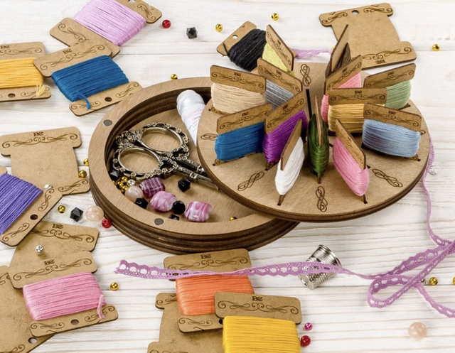 Storage Box for handcraft and 18 bobbins included