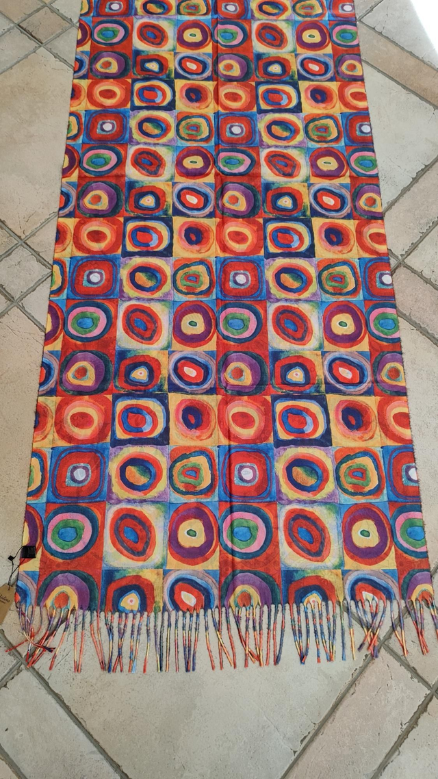 Stola Studio sul colore: quadrati con cerchi concentrici Kandinsky