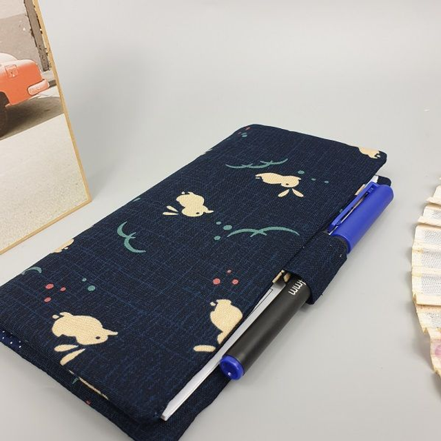 Protège chéquier &quot;Usagi&quot; bleu marine