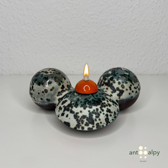 "Molecular" Oil Lamp