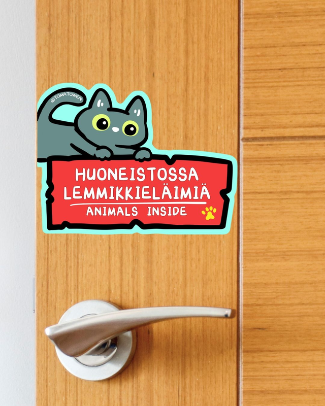 Animals inside vinyl waterproof sticker: grey cat (Huoneistossa lemmikkieläimiä tarra)