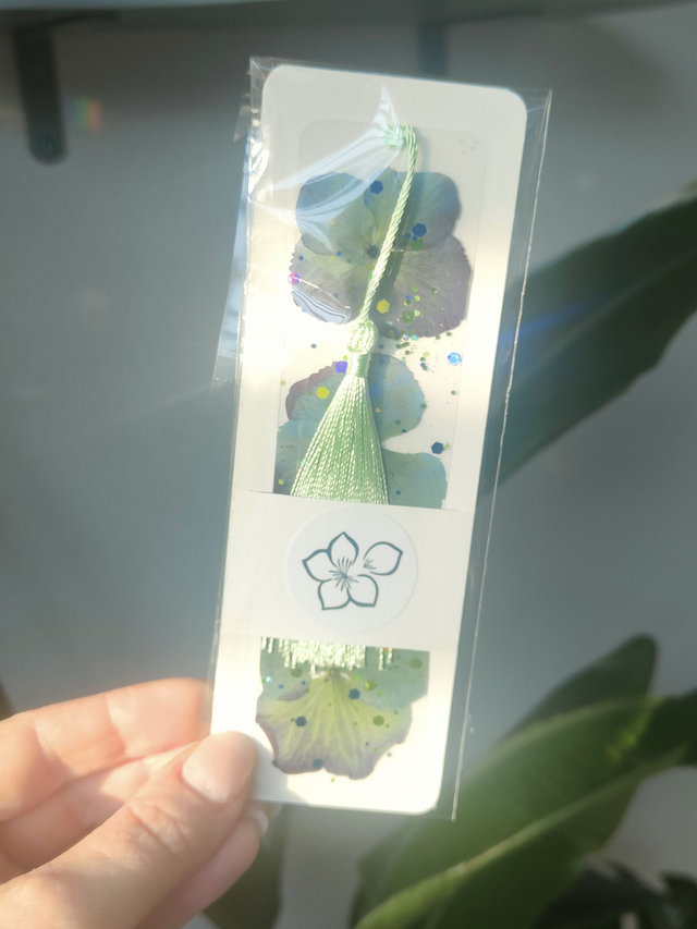 Marque page Hortensia bleu vert d'eau