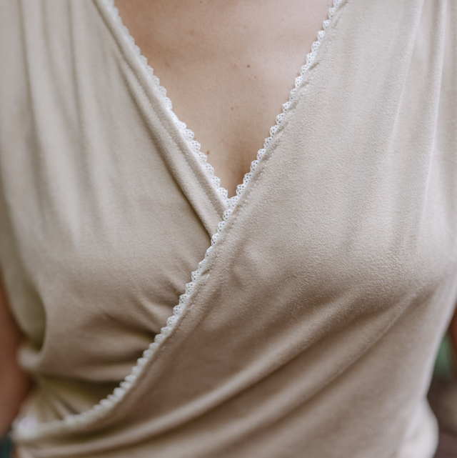 Camisetita cruzada beige