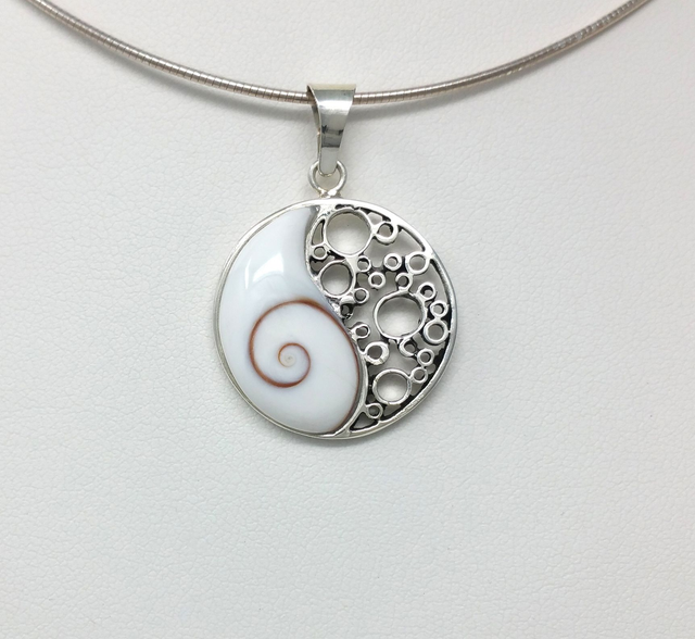 PENDENTIF YIN-YANG EN OEIL DE STE LUCIE 28 MM ARGENT VENDU SANS CHAINE - OSLPS200