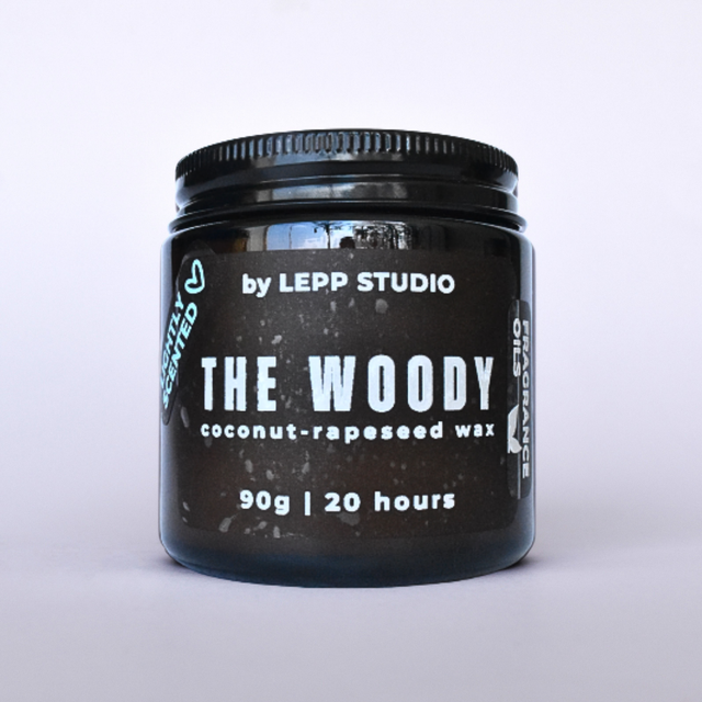 "WOODY" lightly scented candle 