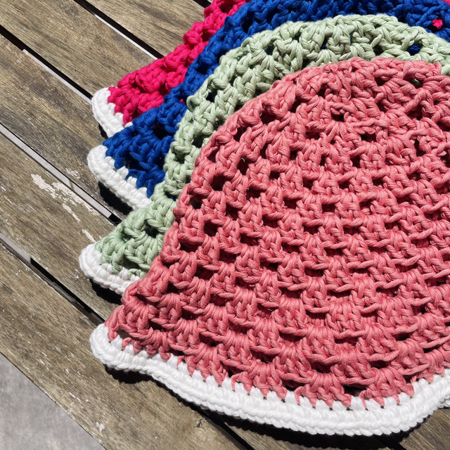Chapeau en crochet
