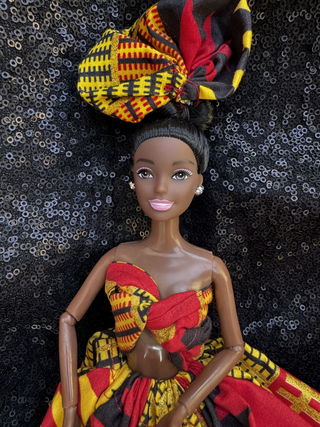 Poupée – Robe en Wax rouge et jaune & Coiffe assortie - Fait main