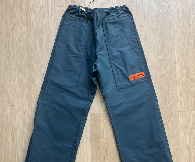 Heron Preston coated rain pants size M preowned 