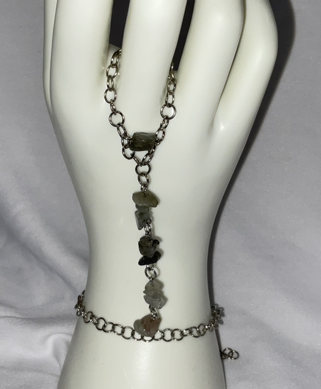 Bracelet - Finger Ring Chain Bracelet - Chip Crystal