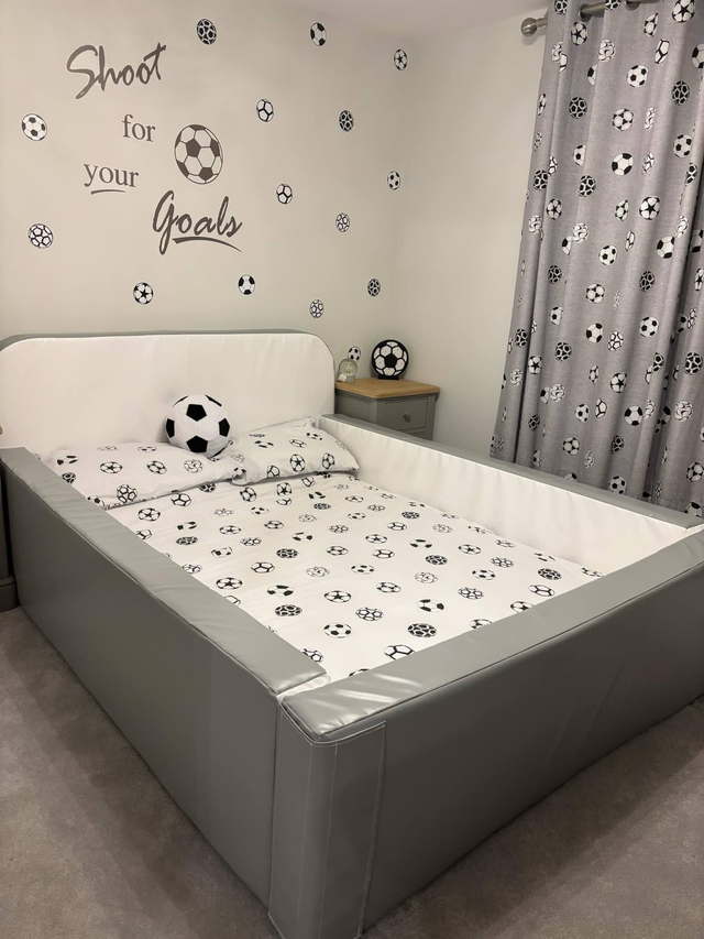 Double surround with tall headboard grey and white