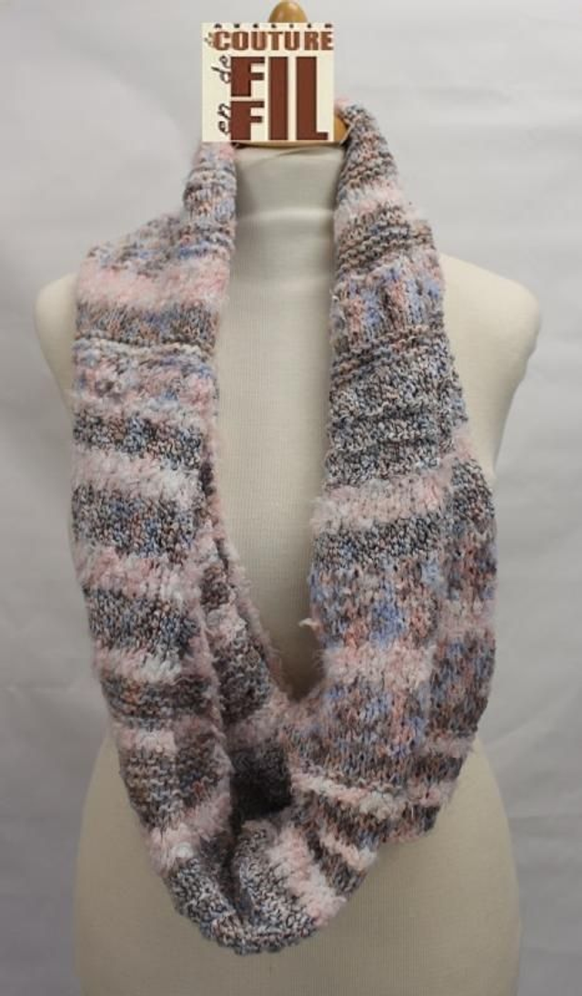  Echarpe  tricot  grise et rose 