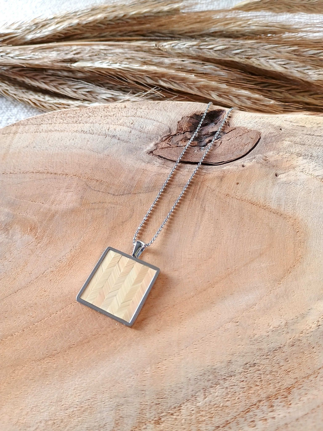 Collier MÉDAILLON Chevron Naturel - Acier inoxydable argenté