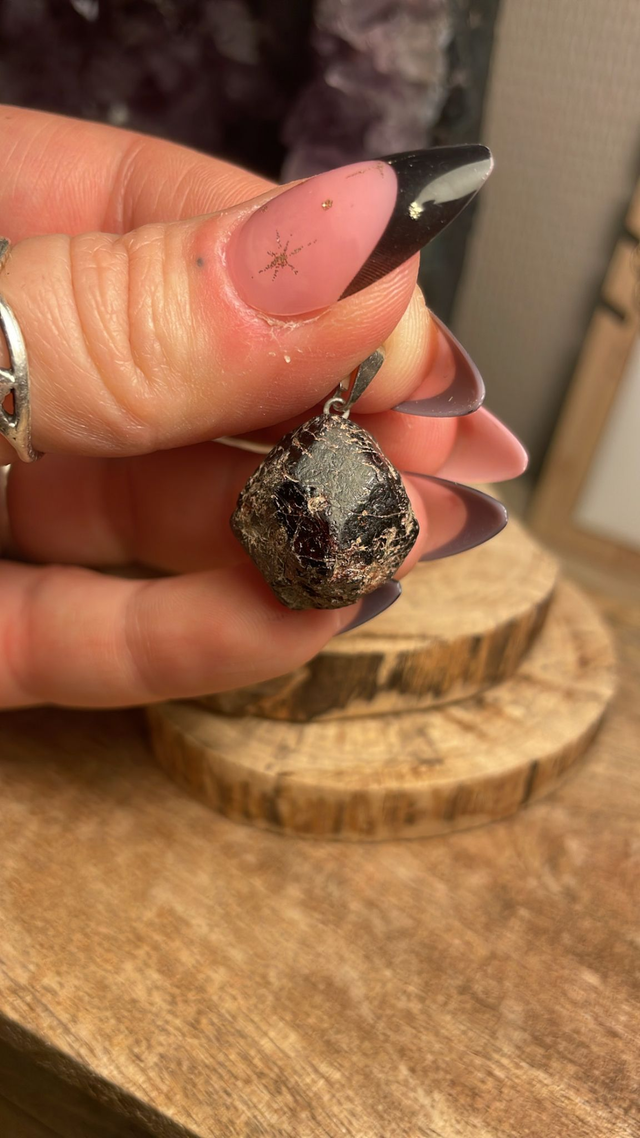Pendentif GRENAT Brut