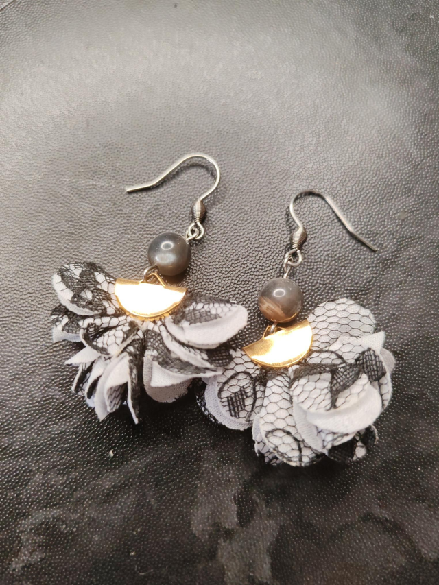 Boucles d'oreilles pompons 