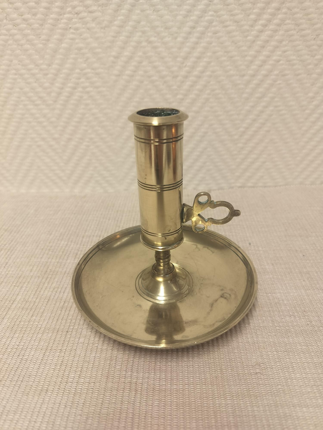 Messinkinen kynttilänjalka Skultuna #184