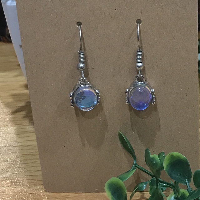 Silver Glass Dangling Earrings- SDE154