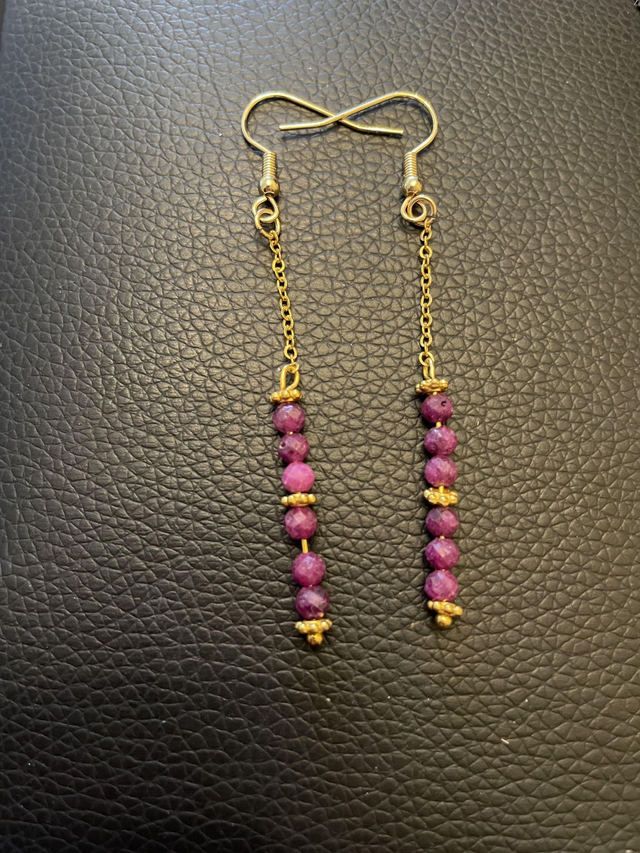 Boucles d'oreilles Rubis facetté 4 mm