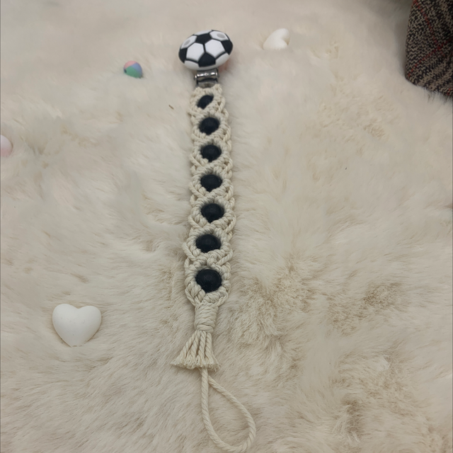 Attache tétine balon foot 