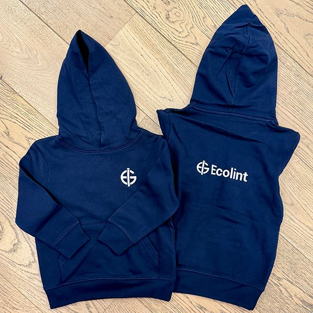 Hoodie (white logo) / Sweat à capuche (logo blanc)