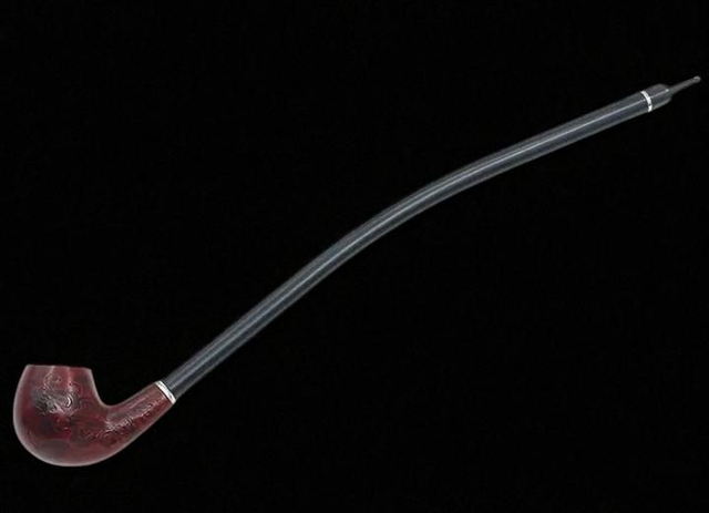 Pitkä puinen rituaali piippu / Long wooden ritual pipe