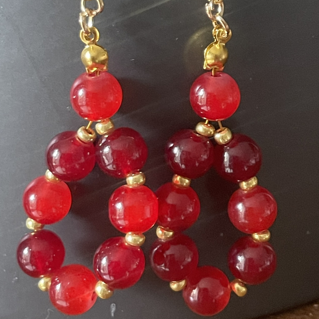 BO25 - Boucles d’oreilles perles ton rouge 