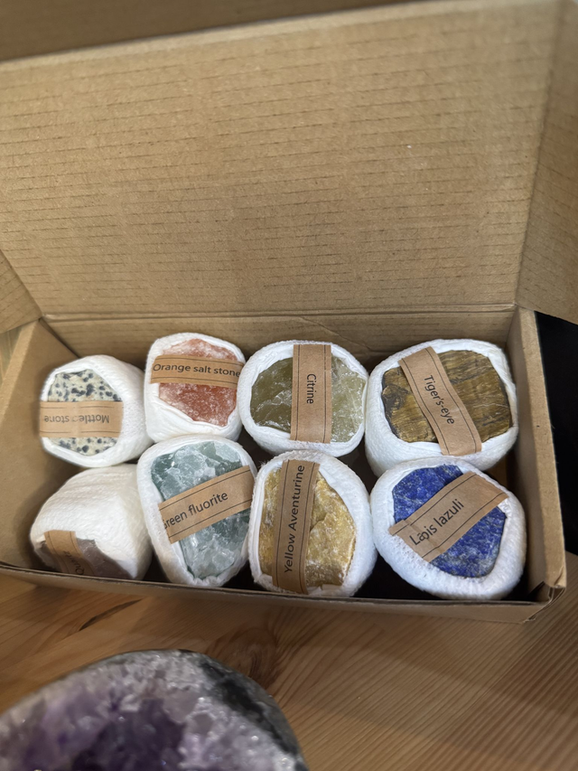 Boîte de 8 pierres naturelles