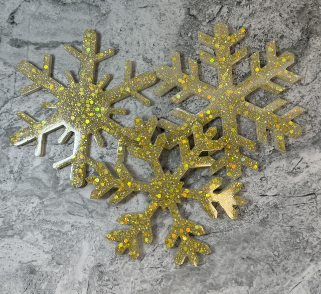 Set Of Three Heat Resistant Gold Snowflake Resin Coasters