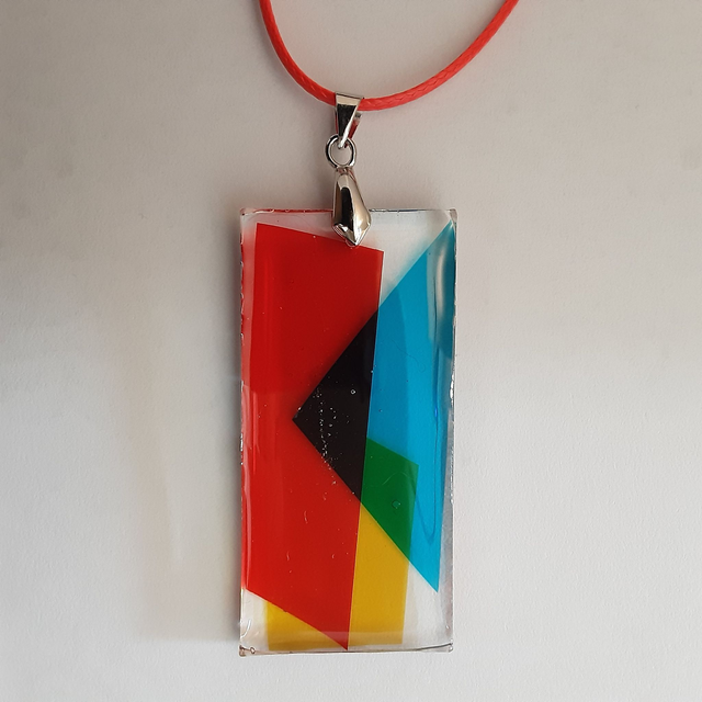 Pendentif grand rectangle collection vitrail-harmonie de rouge jaune et bleu