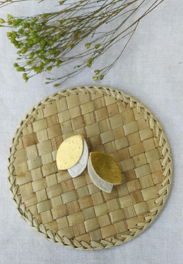 Boucles d'oreilles en matières végétales d'ananas 