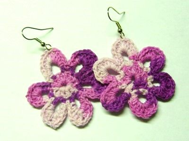 Virkatut Kukka- korvakorut, monivärinen