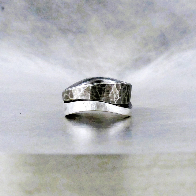 Ring Welle in Silber geschwärzt