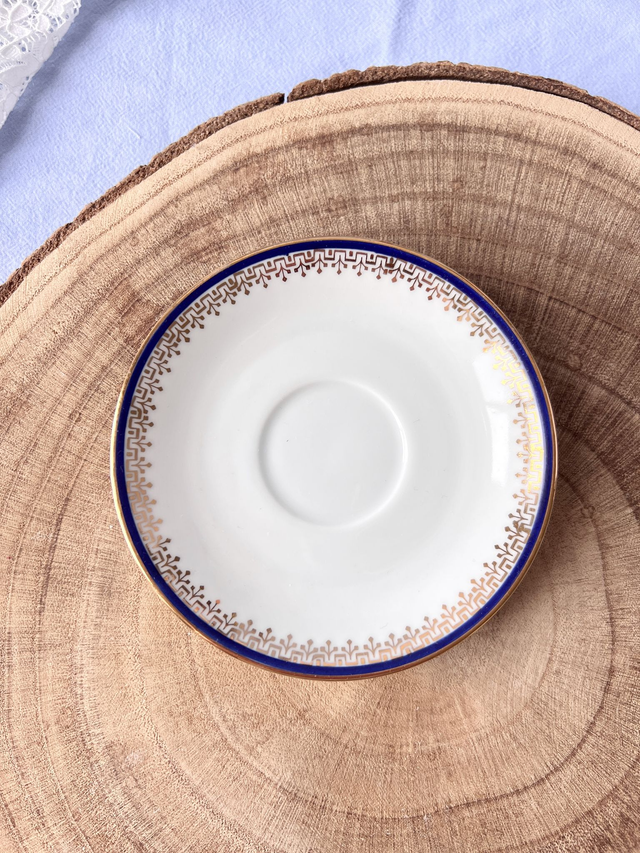 💙 Sous tasse - en porcelaine "frise or et liseré bleu"