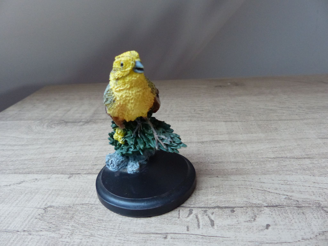 Le Bruant Jaune - Oiseau Décoratif en Résine Peint Main - Collection Country Bird - Vintage Figurine d’Oiseau Champêtre - Décoration Nature