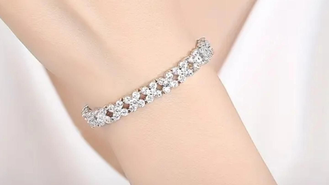 Bracelet en cuivre plaqué-or 18k incrusté de zircons brillants