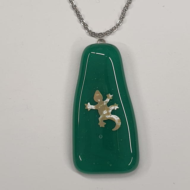 Opaque Green and silvery lizard pendant NEW 