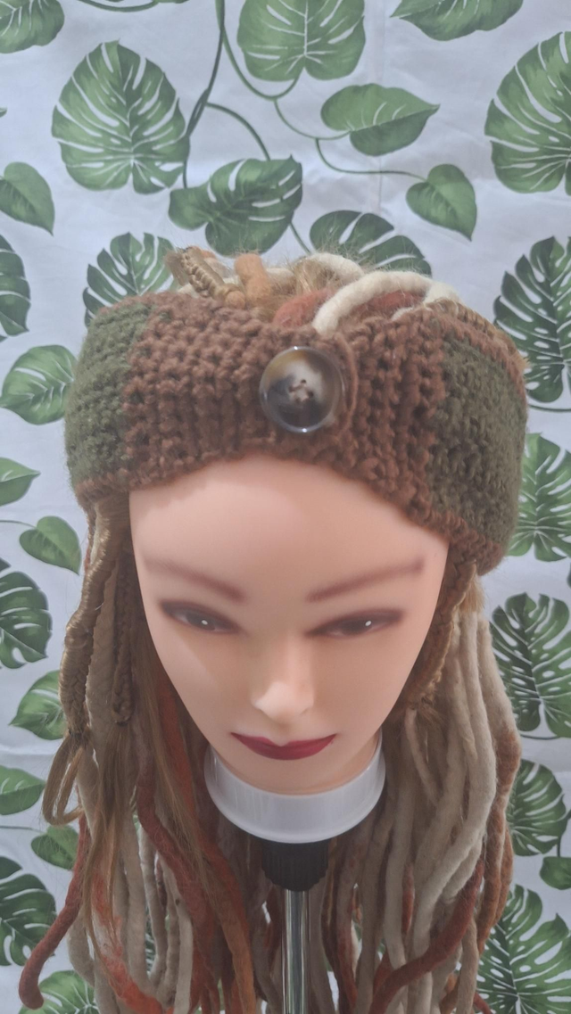 4006. Haarband button