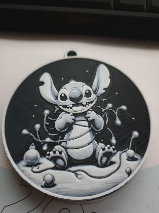 Boule de noël 44 Stitch  8,5cm