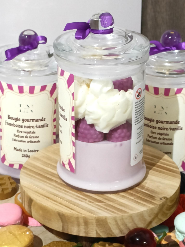 Bougie bonbonnière gourmande framboise noire vanille