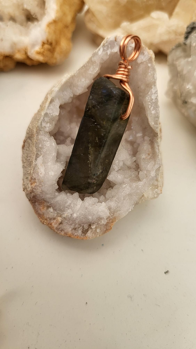 Labradorite pendant - small 
