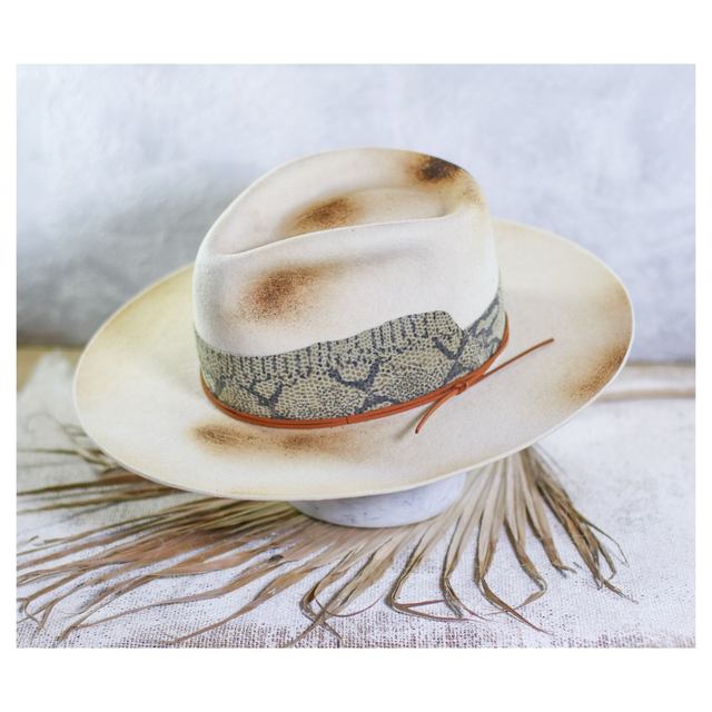 PEAU DE BETE White Edition