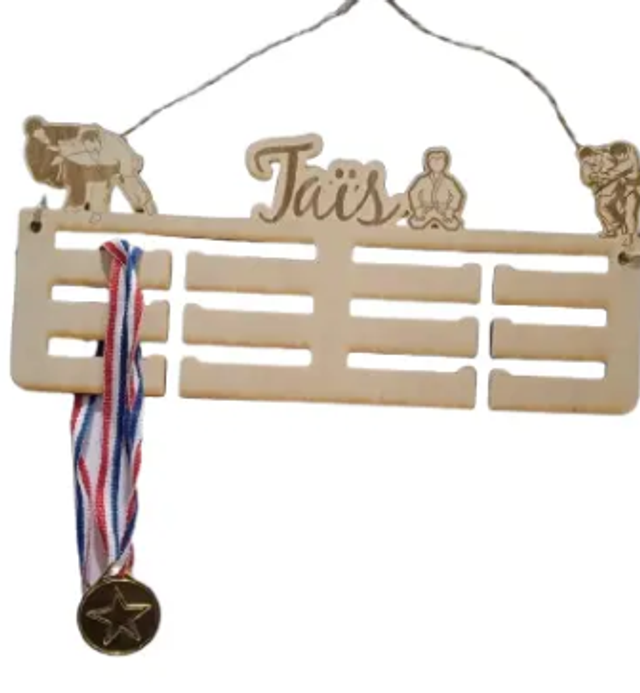 Étagère à Médailles Personnalisée – Héros du Sport