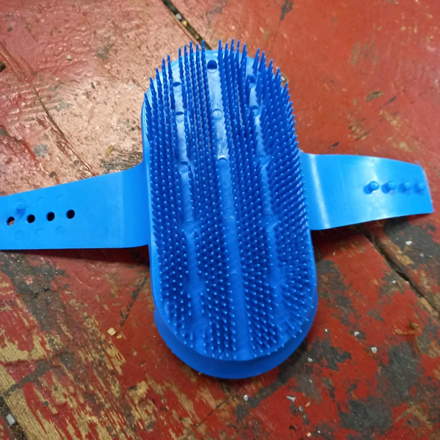 Plastic Curry Comb